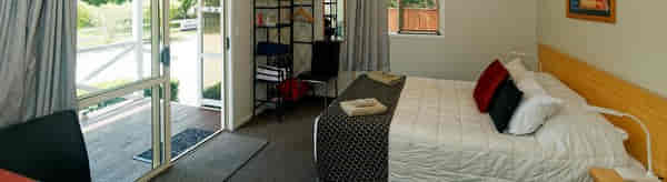 Queen Studio chalet accommodation in Marahau, the gateway to New Zealand's Abel Tasman National Park